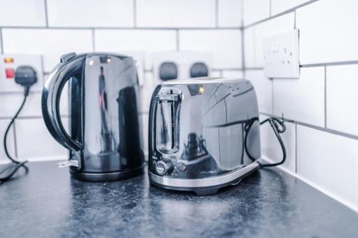 Special Rate For Bookings More Than 7 Nights, Warm Spacious Contractor House Near Liverpool City Centre Sleeps 8 Kitchen & Dining Room, Washing Machine Esterno foto