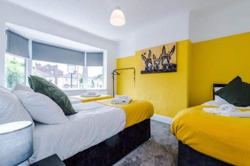 Special Rate For Bookings More Than 7 Nights, Warm Spacious Contractor House Near Liverpool City Centre Sleeps 8 Kitchen & Dining Room, Washing Machine Esterno foto